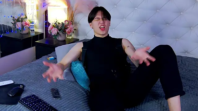 Snapshot of just_gay_ chatting on March 10, 4:25 pm just gay  online show from March 10, 4:25 pm