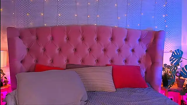 Snapshot of just_gay_ chatting on March 23, 12:15 am just gay  online show from March 23, 12:15 am