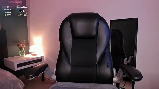 Lilith Ember1 online show from January 8, 1:24 pm