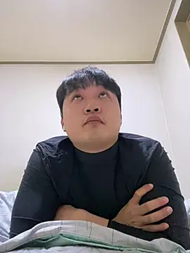 Snapshot of offwhite777 chatting on January 31, 1:56 pm offwhite777 online show from January 31, 1:56 pm