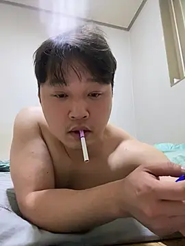 Snapshot of offwhite777 chatting on February 22, 8:07 am offwhite777 online show from February 22, 8:07 am