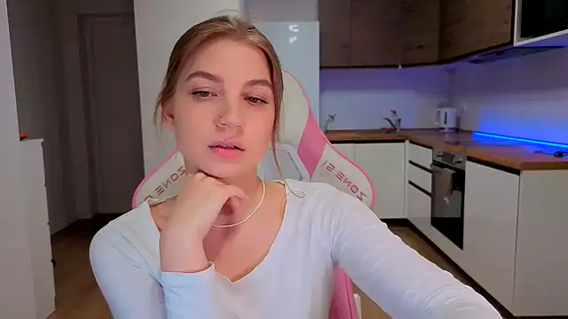 Enjoy everymoment  online show from March 18, 4:54 pm