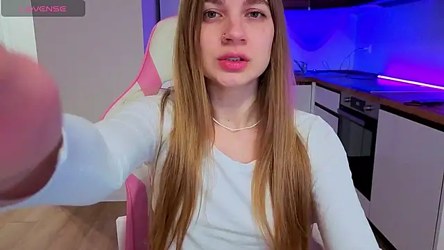 Enjoy everymoment  online show from April 15, 4:03 pm