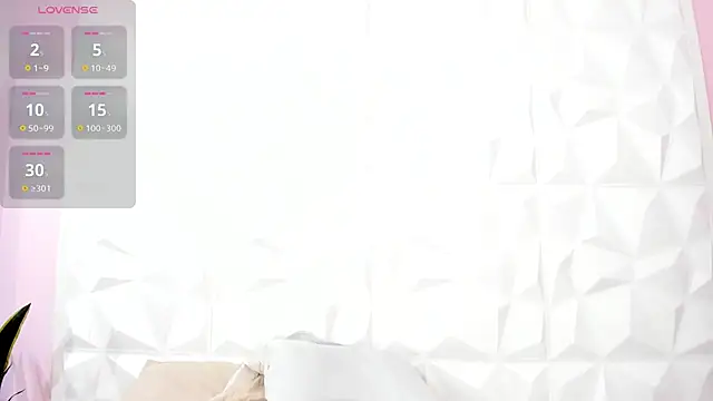 Lia Guzman online show from March 14, 6:10 am