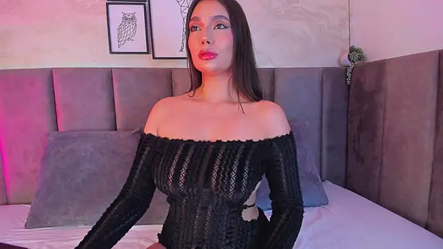 Alyssia Collins online show from May 7, 10:42 am