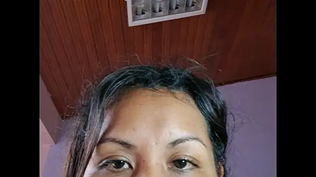 Snapshot of kyliebigboobs chatting on November 11, 3:01 pm kyliebigboobs online show from November 11, 3:01 pm