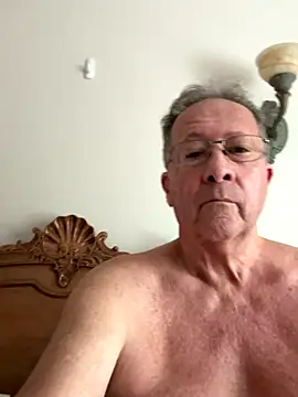 sissyboijamie1313 online show from December 18, 7:42 pm