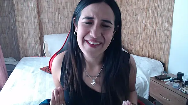 Snapshot of __leaa chatting on July 16, 2:56 pm leaa online show from July 16, 2:56 pm
