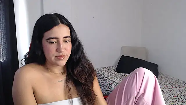 Snapshot of __leaa chatting on July 28, 4:39 pm leaa online show from July 28, 4:39 pm