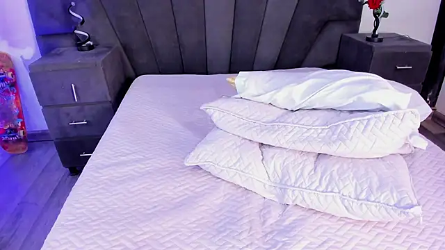 JhoanLeandro online show from February 23, 7:11 am