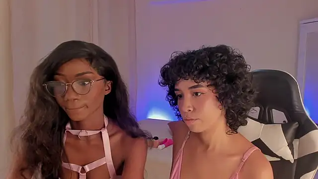 leahaltomm online show from February 15, 7:50 pm