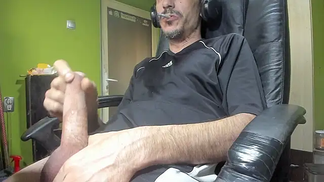 BigCumShoot online show from April 15, 5:03 am