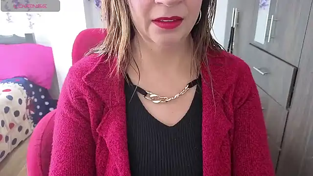 Snapshot of xxsexycutexxx chatting on November 10, 12:04 pm xxsexycutexxx online show from November 10, 12:04 pm