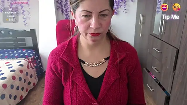 Snapshot of xxsexycutexxx chatting on December 1, 12:10 pm xxsexycutexxx online show from December 1, 12:10 pm