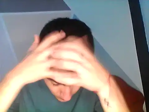 Snapshot of daimon_king05 chatting on February 14, 1:23 am daimon king05 online show from February 14, 1:23 am