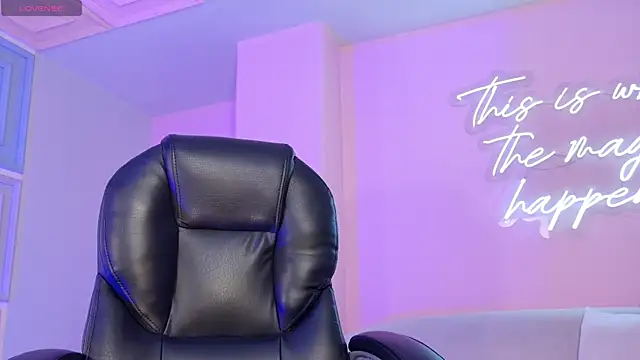 Snapshot of AmaiaHaywood chatting on November 12, 5:19 am AmaiaHaywood online show from November 12, 5:19 am