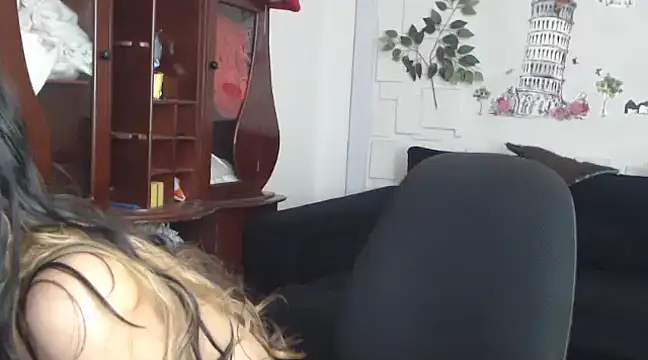 Snapshot of AngelaTurizo chatting on February 20, 1:03 am AngelaTurizo online show from February 20, 1:03 am