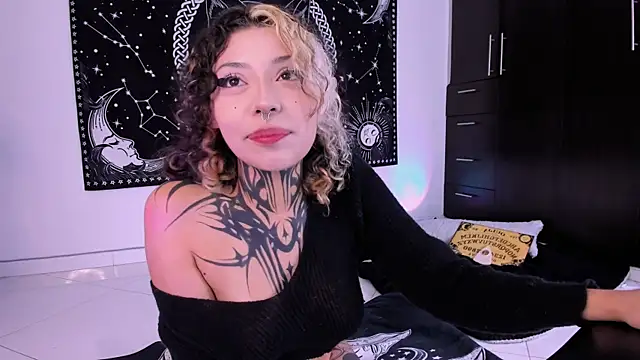 hazellwitch online show from March 11, 1:45 pm
