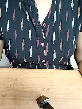 Tamil Radha online show from December 5, 6:04 pm