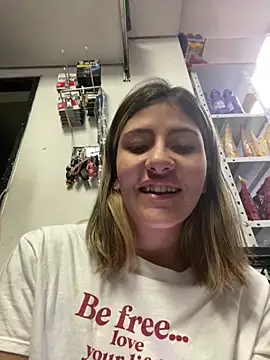 Andrea18 blonde online show from February 13, 7:21 pm