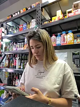 Andrea18 blonde online show from February 20, 5:24 pm