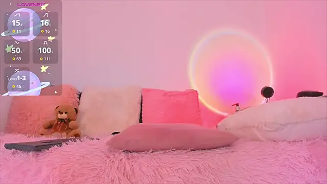 Snapshot of gigi_dol chatting on November 5, 8:36 am gigi dol online show from November 5, 8:36 am