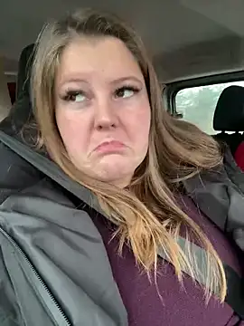 Snapshot of Lars-Lola chatting on December 2, 10:09 am Lars-Lola online show from December 2, 10:09 am