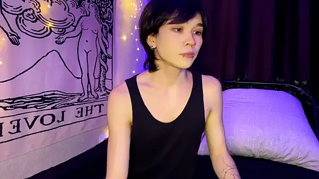 Snapshot of rennnuts chatting on January 31, 4:59 pm rennnuts online show from January 31, 4:59 pm