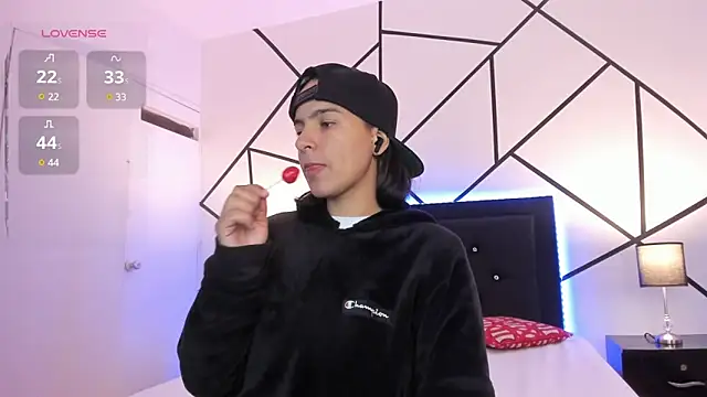 Snapshot of Liiam_smith_ chatting on March 7, 3:49 pm Liiam smith online show from March 7, 3:49 pm