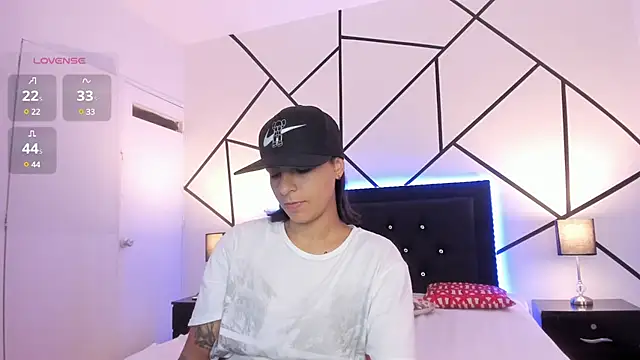 Snapshot of Liiam_smith_ chatting on March 17, 12:14 pm Liiam smith online show from March 17, 12:14 pm