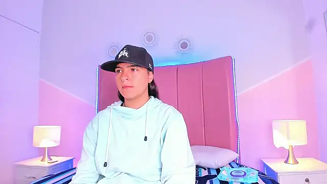 Snapshot of Liiam_smith_ chatting on September 9, 2:27 pm Liiam smith online show from September 9, 2:27 pm