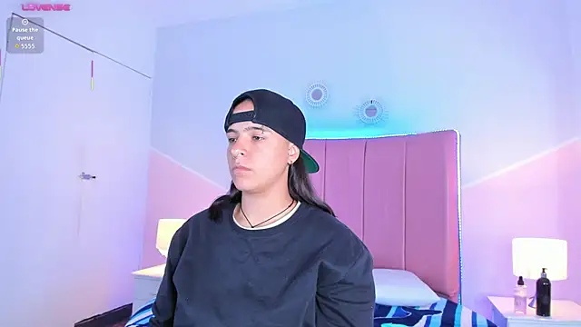 Snapshot of Liiam_smith_ chatting on October 1, 12:55 pm Liiam smith online show from October 1, 12:55 pm