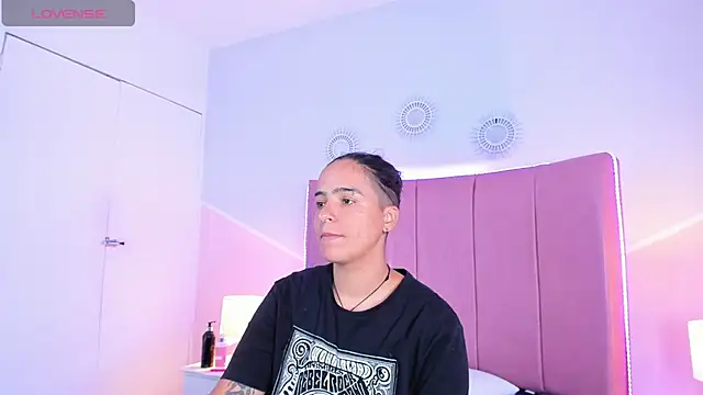 Snapshot of Liiam_smith_ chatting on October 10, 3:33 pm Liiam smith online show from October 10, 3:33 pm