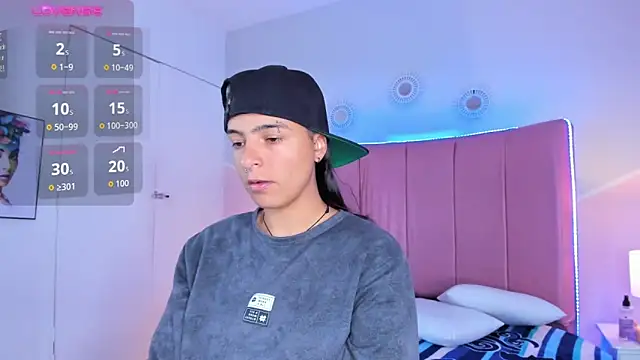 Snapshot of Liiam_smith_ chatting on October 12, 1:21 pm Liiam smith online show from October 12, 1:21 pm