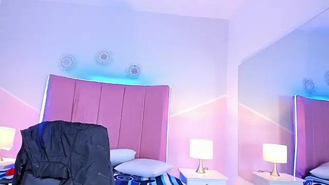 Snapshot of Liiam_smith_ chatting on October 18, 1:23 pm Liiam smith online show from October 18, 1:23 pm