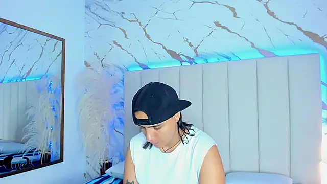 Snapshot of Liiam_smith_ chatting on November 1, 1:24 pm Liiam smith online show from November 1, 1:24 pm