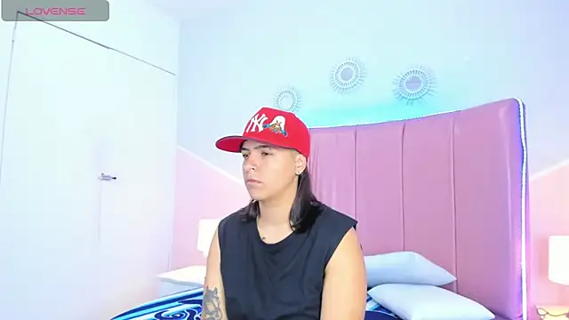 Snapshot of Liiam_smith_ chatting on November 5, 1:11 pm Liiam smith online show from November 5, 1:11 pm