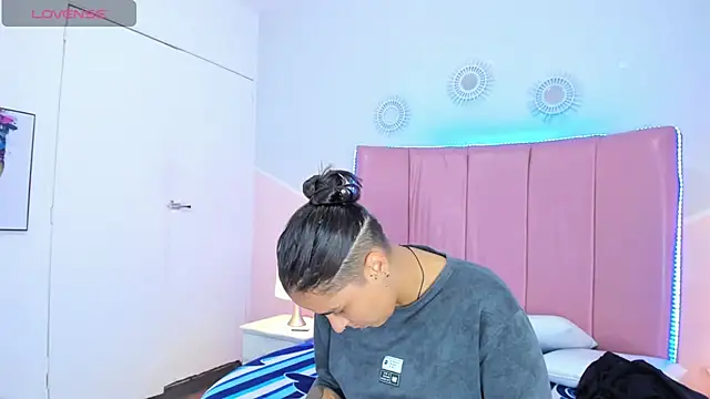 Snapshot of Liiam_smith_ chatting on November 16, 12:55 pm Liiam smith online show from November 16, 12:55 pm