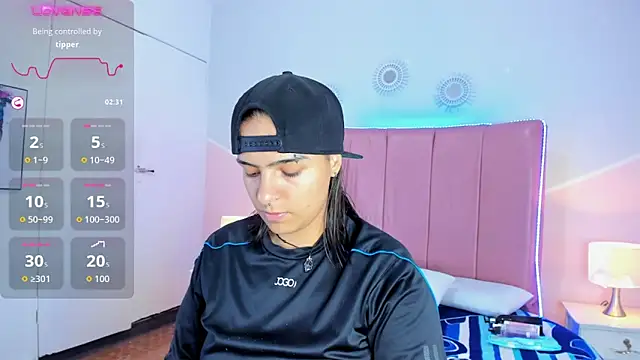 Snapshot of Liiam_smith_ chatting on November 17, 12:44 pm Liiam smith online show from November 17, 12:44 pm