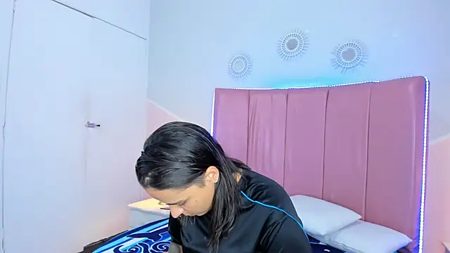 Snapshot of Liiam_smith_ chatting on December 1, 1:27 pm Liiam smith online show from December 1, 1:27 pm