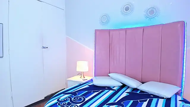 Snapshot of Liiam_smith_ chatting on December 14, 12:21 pm Liiam smith online show from December 14, 12:21 pm