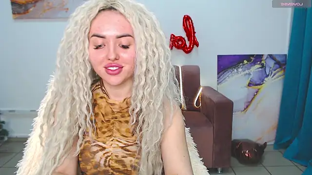 Snapshot of MissisCaty chatting on February 25, 10:39 pm MissisCaty online show from February 25, 10:39 pm