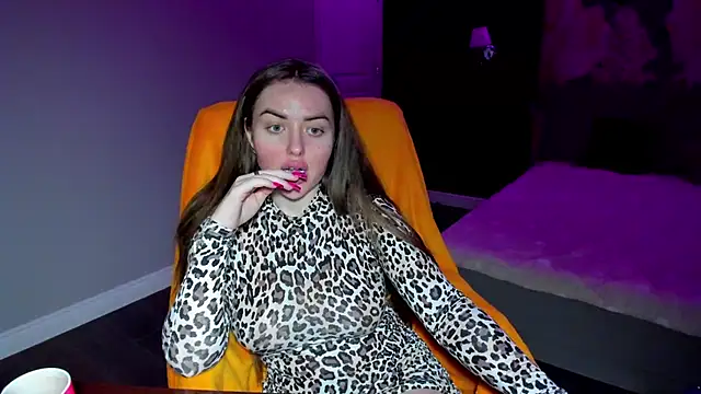 MissisCaty online show from March 6, 3:58 am