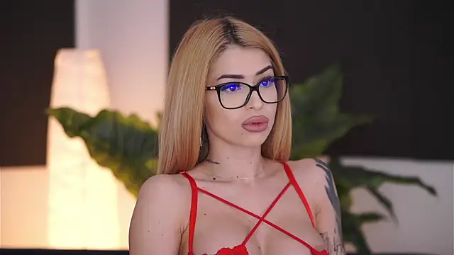 SkinnyBlondiie online show from February 8, 10:07 am