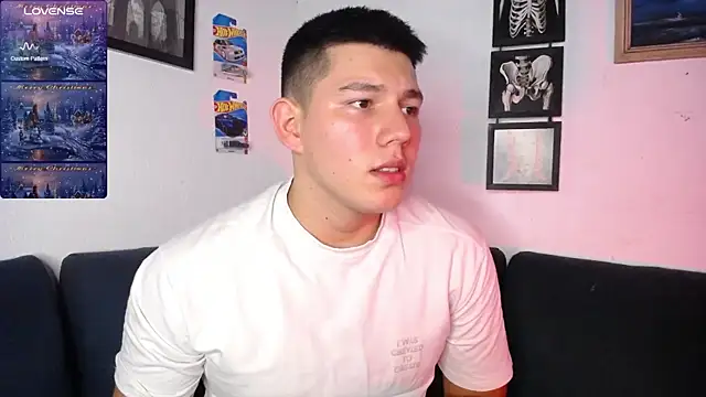 JamesCr  online show from December 22, 12:07 am