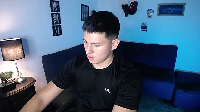 JamesCr  online show from April 8, 11:16 pm