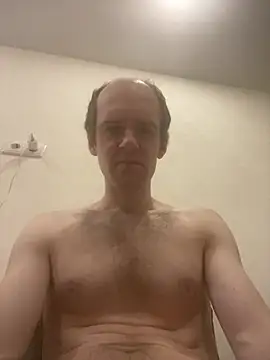 Snapshot of LynnAhNight chatting on February 24, 3:23 am LynnAhNight online show from February 24, 3:23 am