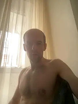 Snapshot of LynnAhNight chatting on September 28, 4:40 am LynnAhNight online show from September 28, 4:40 am