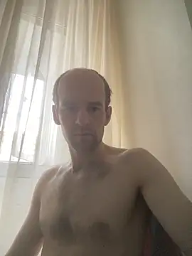 Snapshot of LynnAhNight chatting on October 5, 4:22 am LynnAhNight online show from October 5, 4:22 am