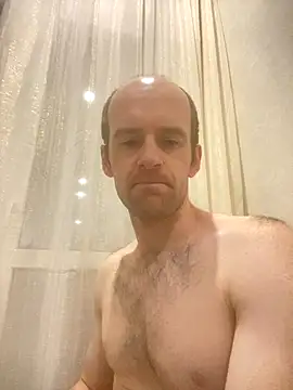 Snapshot of LynnAhNight chatting on October 9, 2:42 am LynnAhNight online show from October 9, 2:42 am